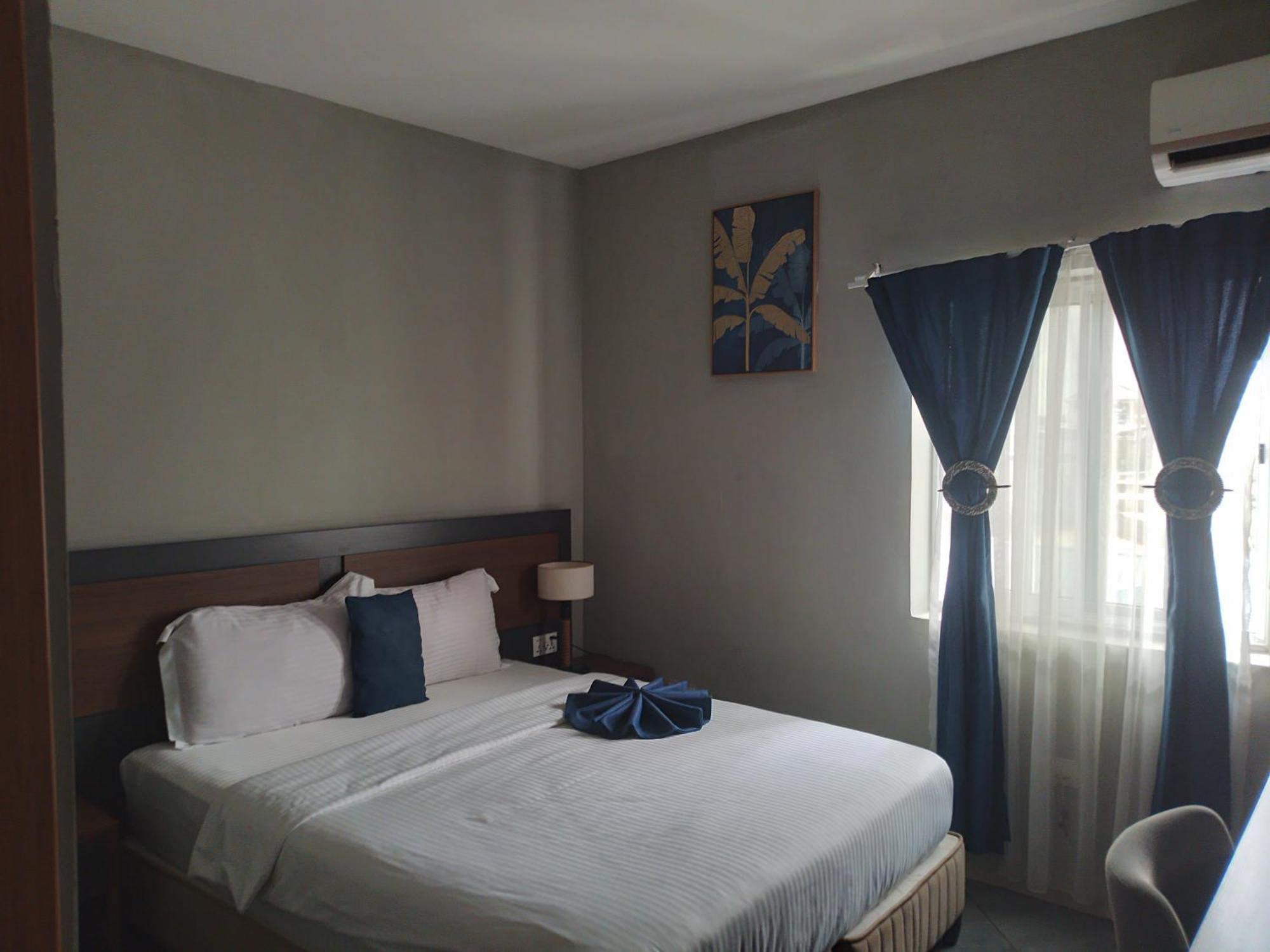 Euro Homes Hotel Аккра Экстерьер фото